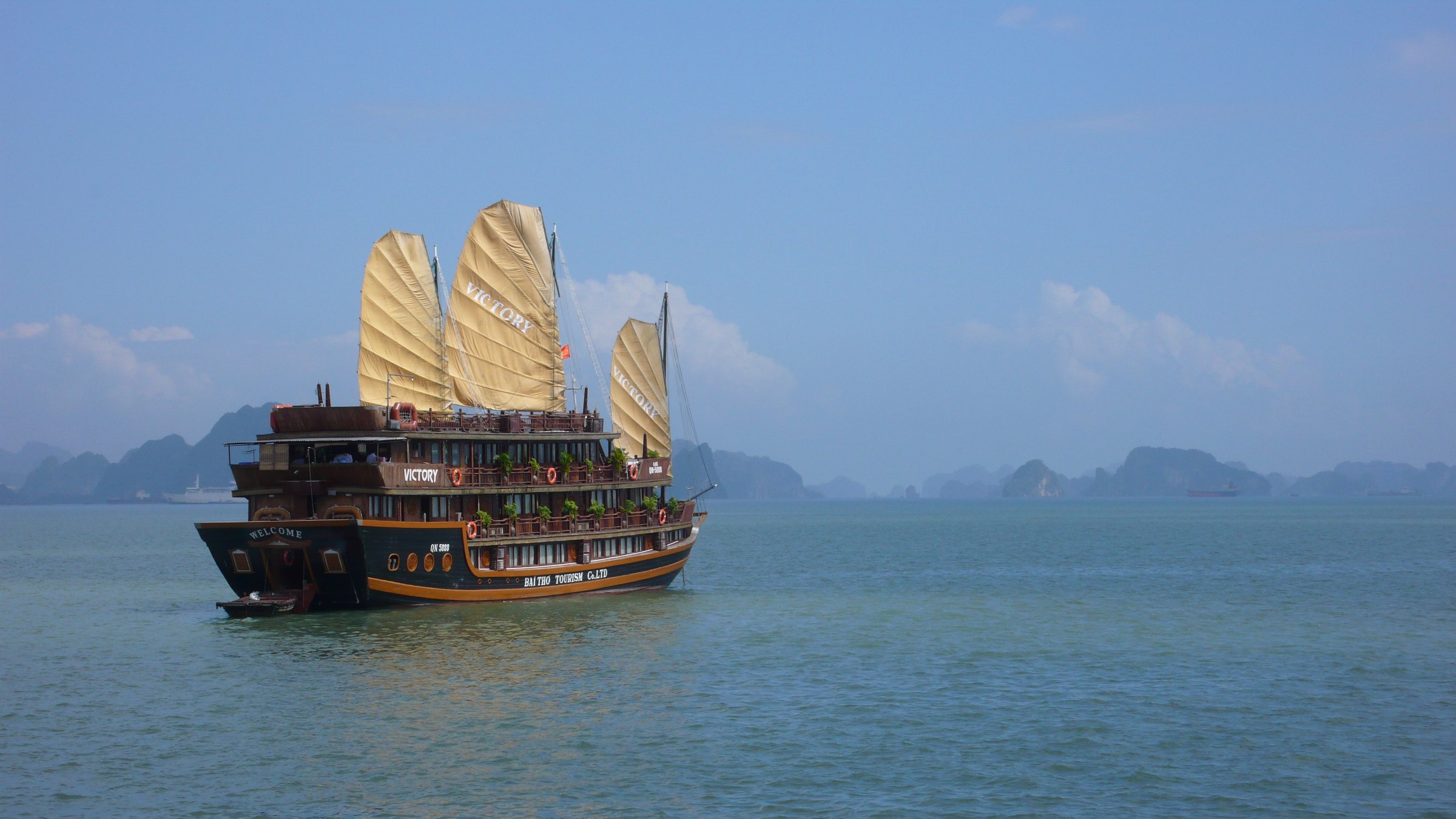 Halong Bay cruise